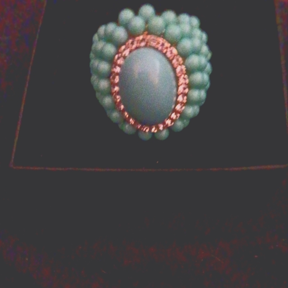 BIG AND BOLD ! LOVE Turquoise and Rose Gold ? Beaded Size 7